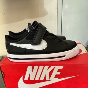 Nike Kids Black and White Sneakers